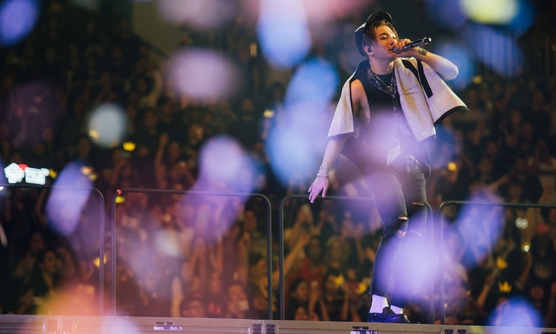 Illustration for article titled Pyro, Confetti and Deep Lust with BIGBANG, South Korea's Greatest Boy Band